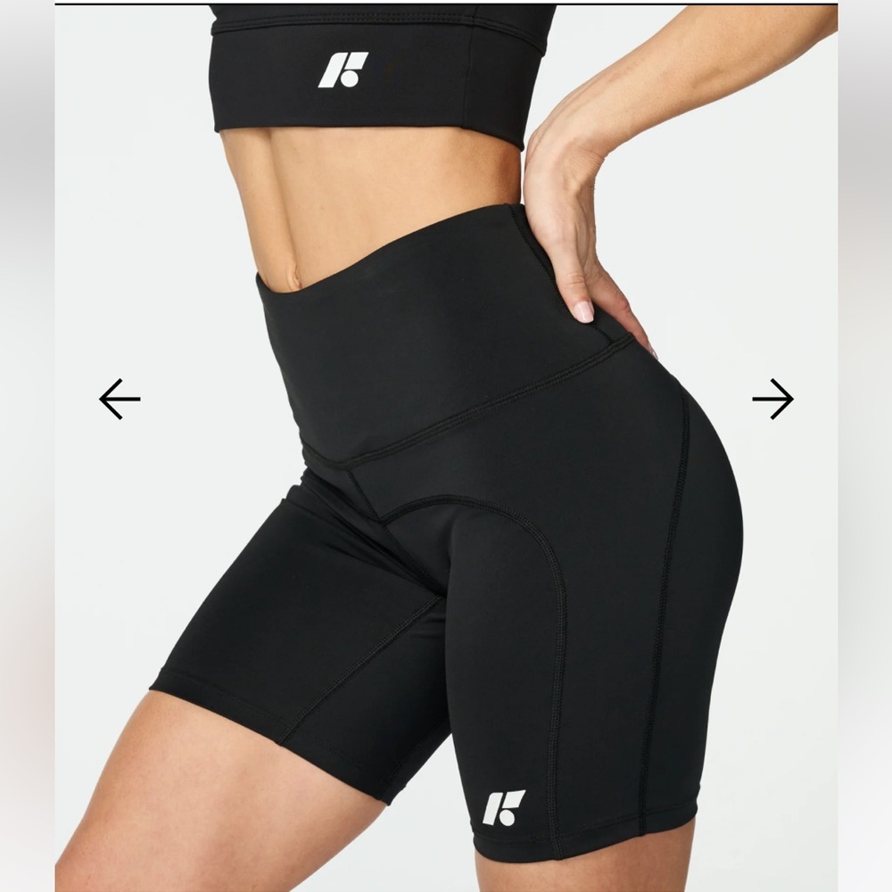 FORME Women’s Sculpt Short 8"
